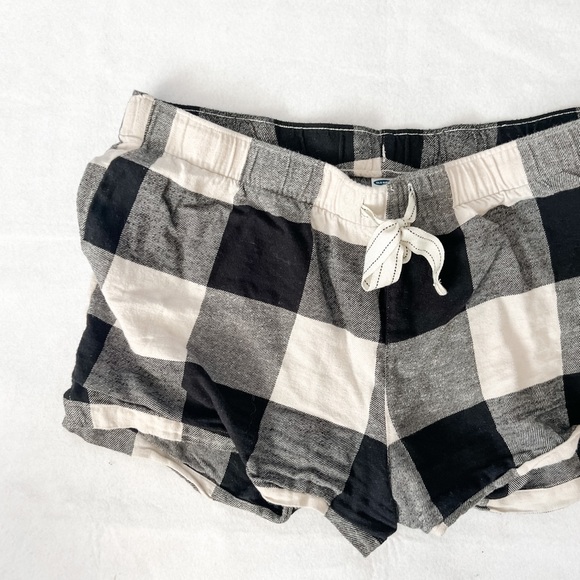 Old Navy | Shorts - Picture 2 of 4